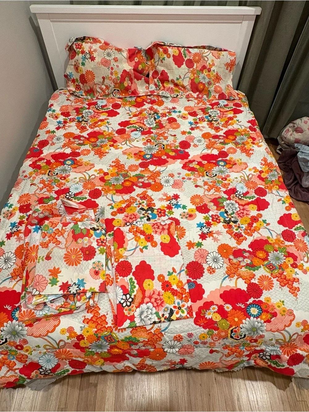 Wamsutta Kimono 7-pc Twin Set: Comforter, Flat/Fitted Sheets, Pillow & Euro Sham